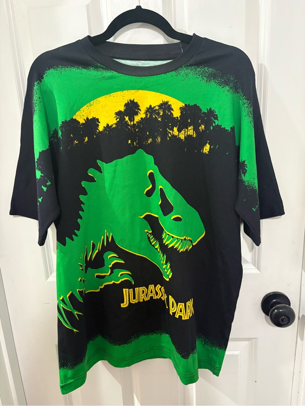 NEW BoxLunch Jurassic Park T-Shirt Size Medium Green T-Rex All Over Print New